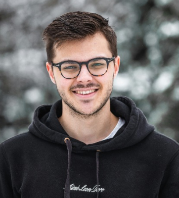 Chris Davis - Professional Building Glass Restoration Technician at Royal Concept Engineering